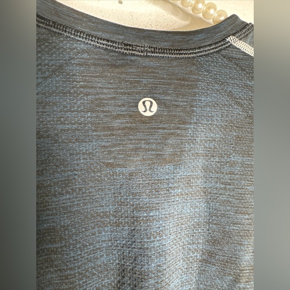 Lululemon Metal Vent Tech Long Sleeve Shirt Heather Dark Blue Sz M CP81 - Picture 3 of 5